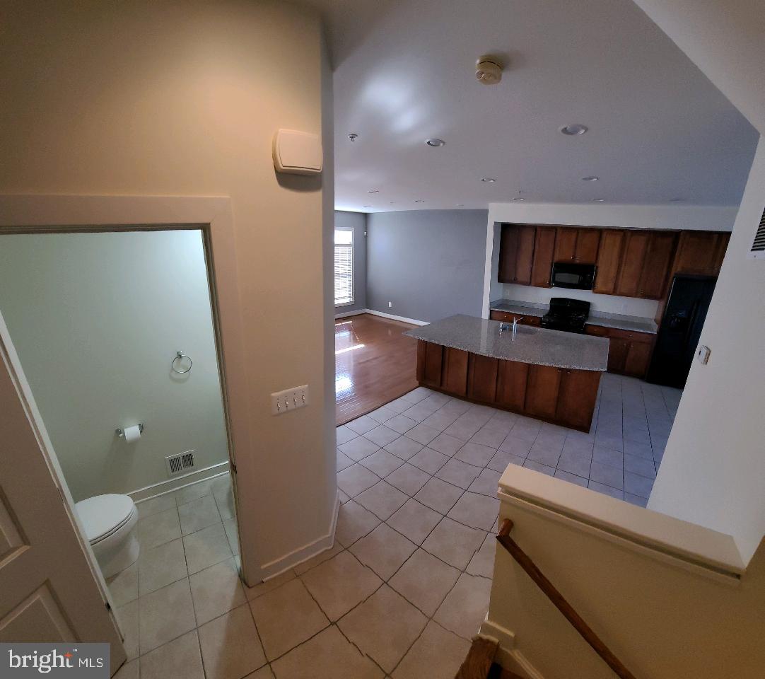 ARTS DISTRICT - Residential Lease