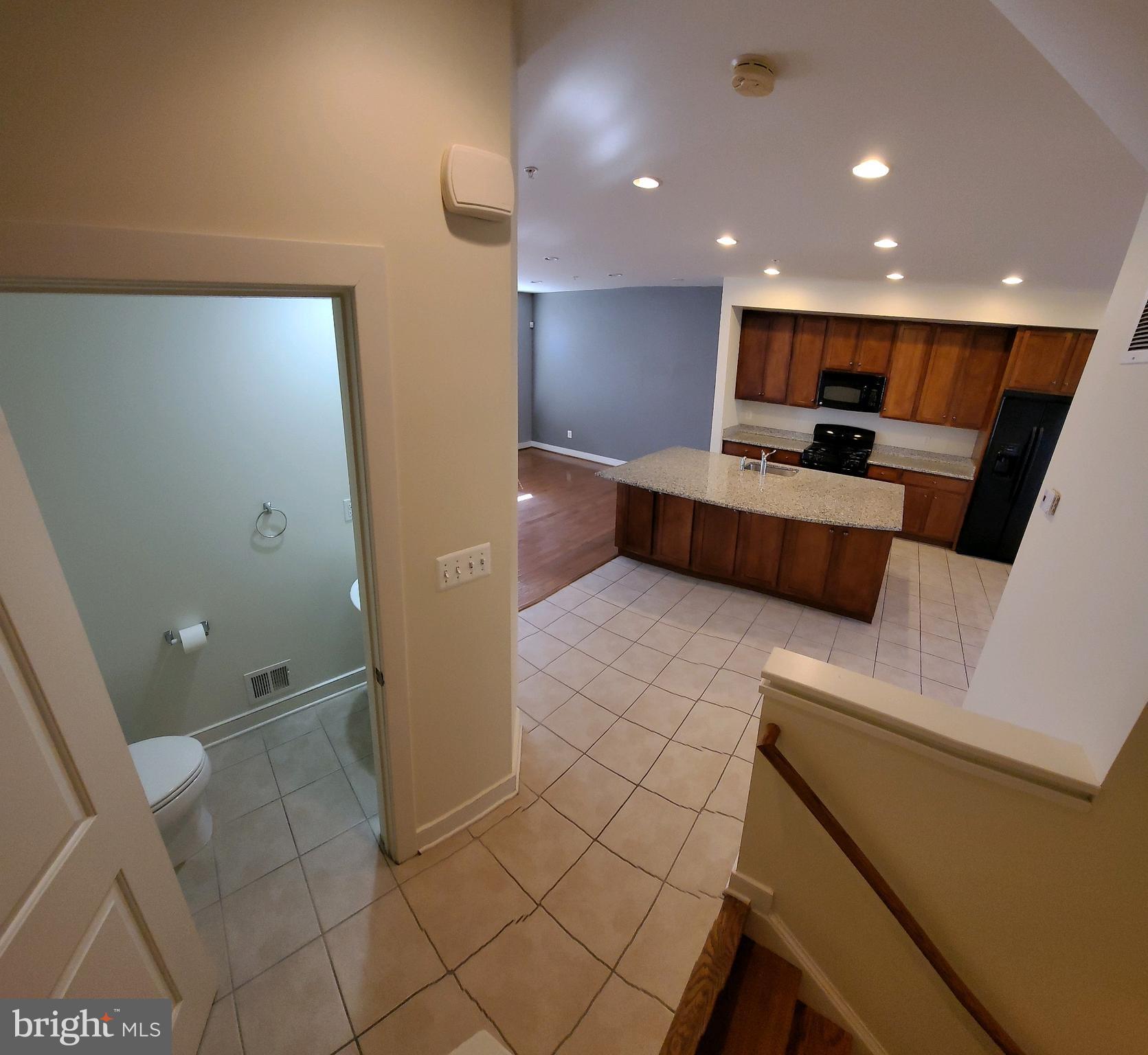 ARTS DISTRICT - Residential Lease