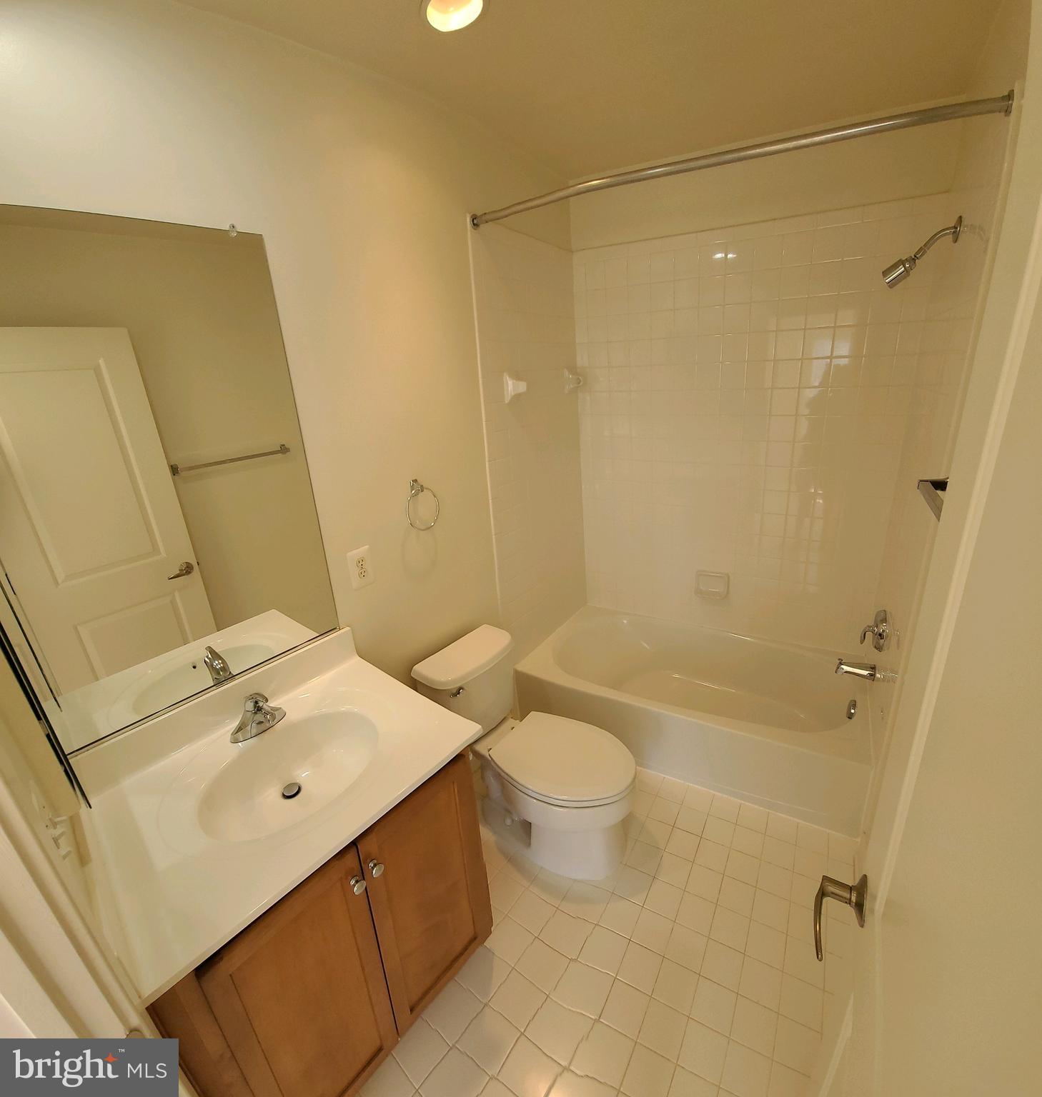 ARTS DISTRICT - Residential Lease