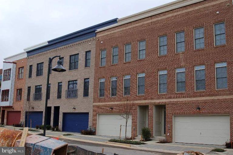 ARTS DISTRICT - Residential Lease