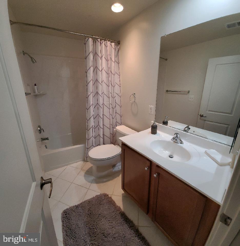 ARTS DISTRICT - Residential Lease