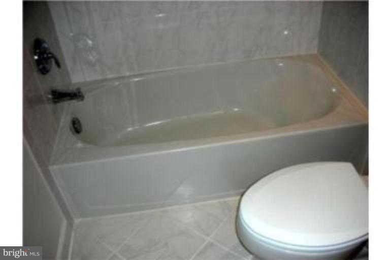 ARTS DISTRICT - Residential Lease