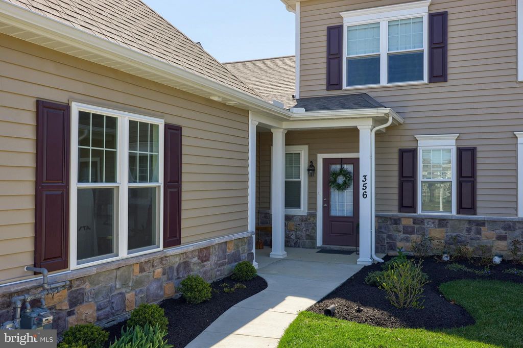 Photo of 356 MEADOW ROSE DR, LITITZ, PA 17543 (MLS # PALA2033540)