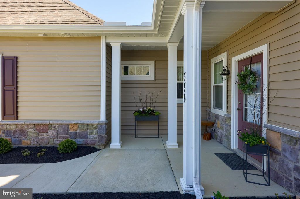 Photo of 356 MEADOW ROSE DR, LITITZ, PA 17543 (MLS # PALA2033540)