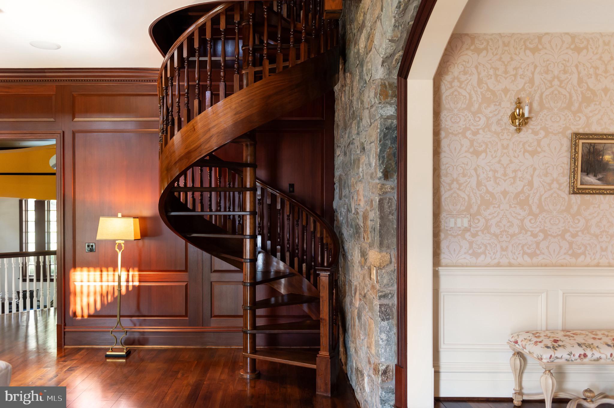 SADDLE RIDGE - Residential