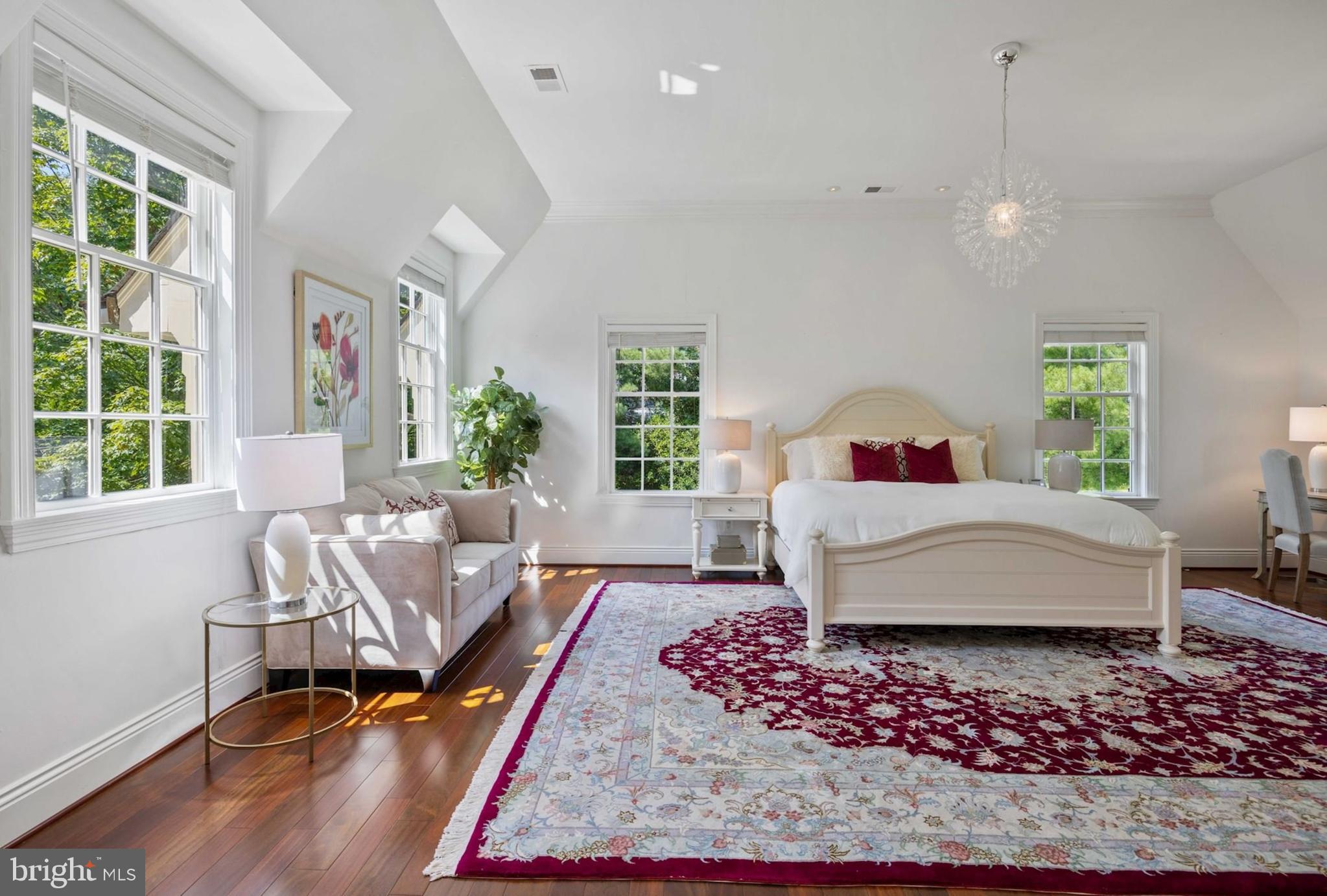 SADDLE RIDGE - Residential