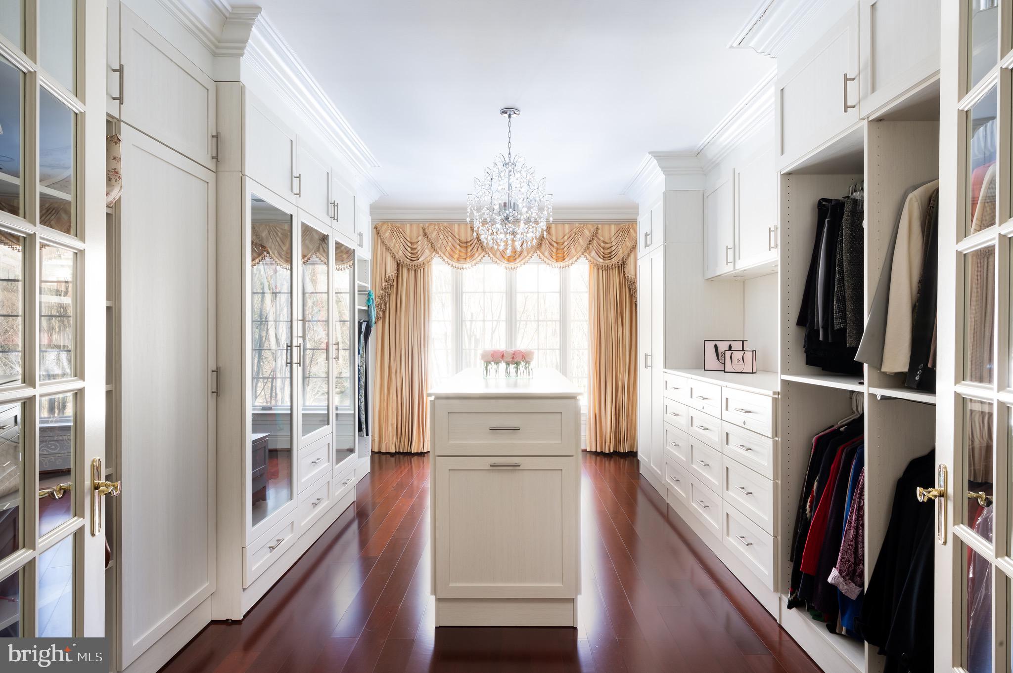 SADDLE RIDGE - Residential