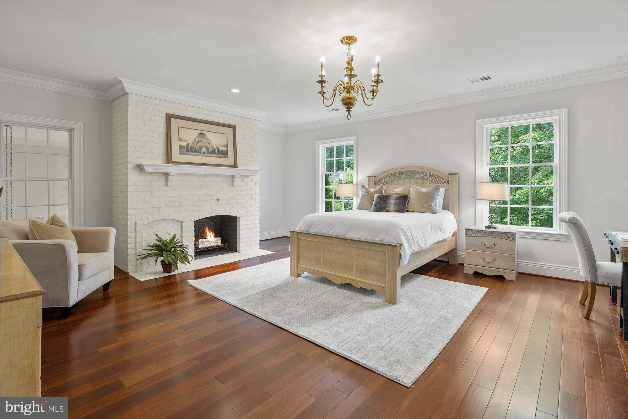 SADDLE RIDGE - Residential