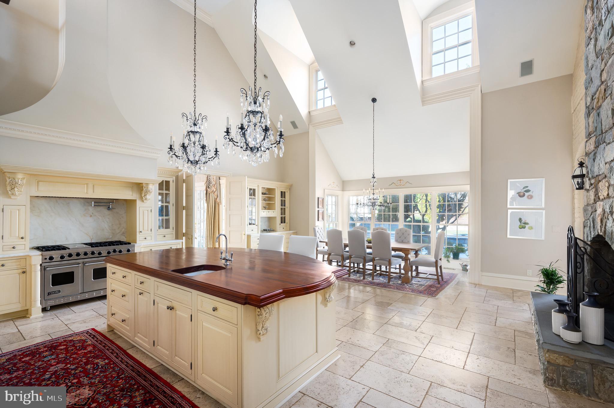 SADDLE RIDGE - Residential