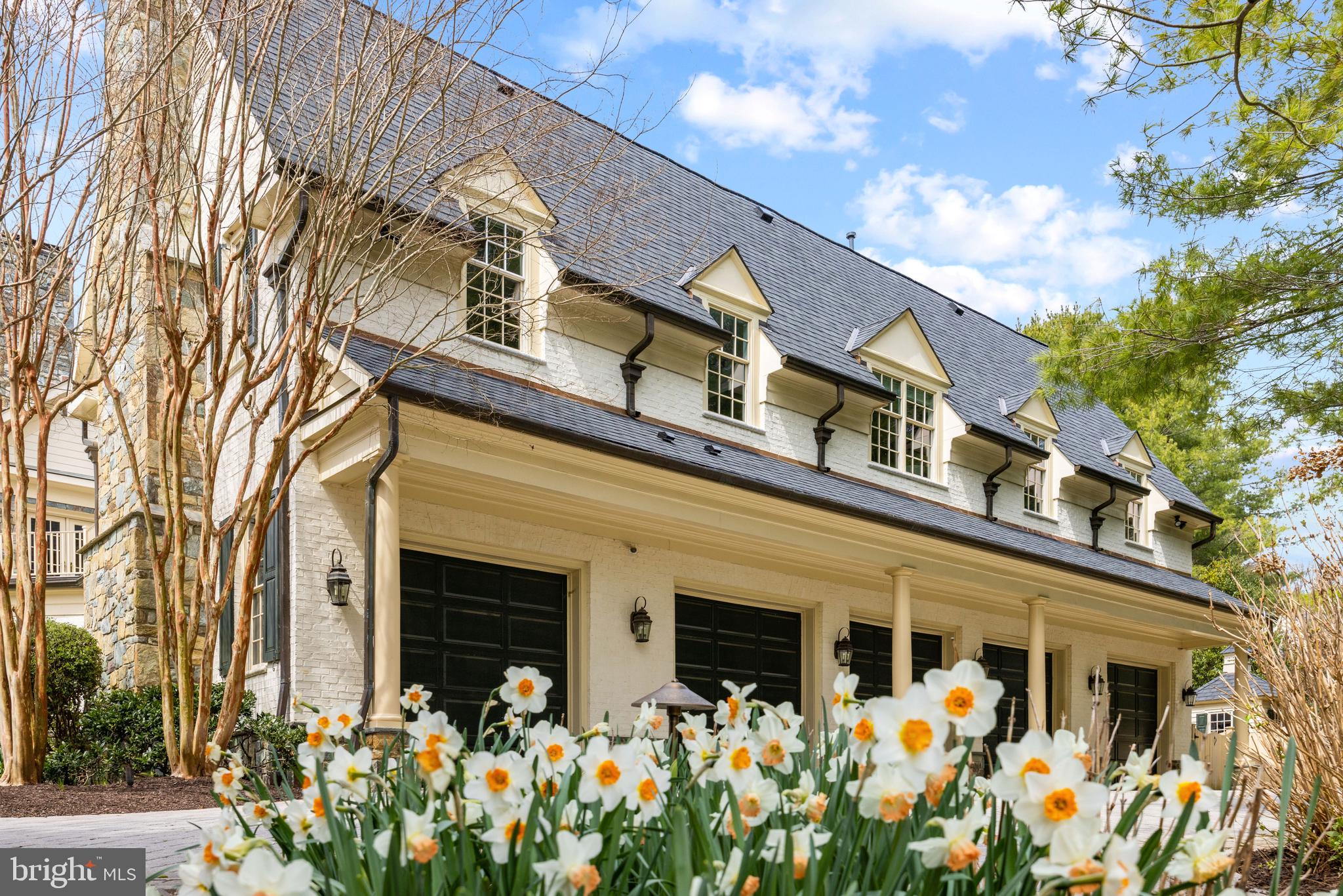 SADDLE RIDGE - Residential