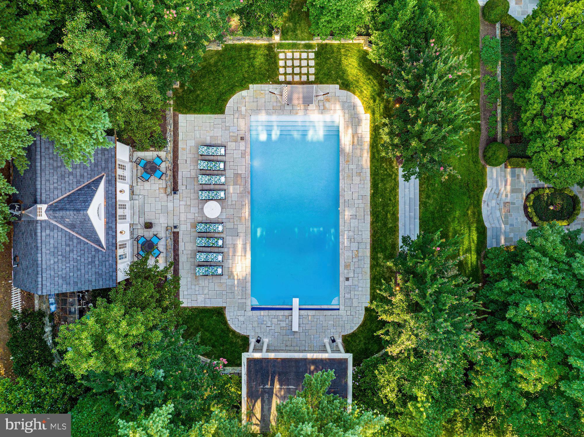 SADDLE RIDGE - Residential