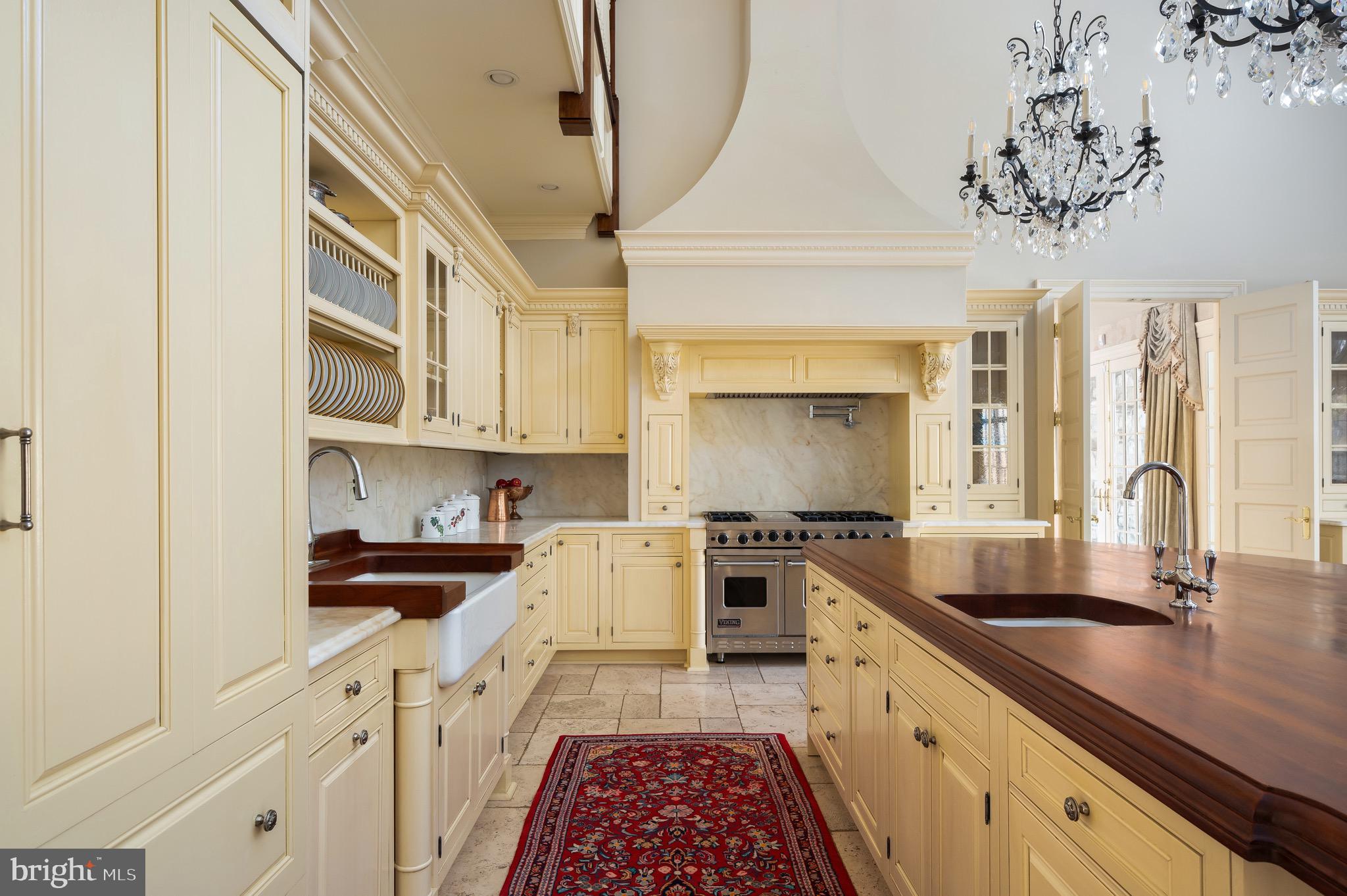 SADDLE RIDGE - Residential