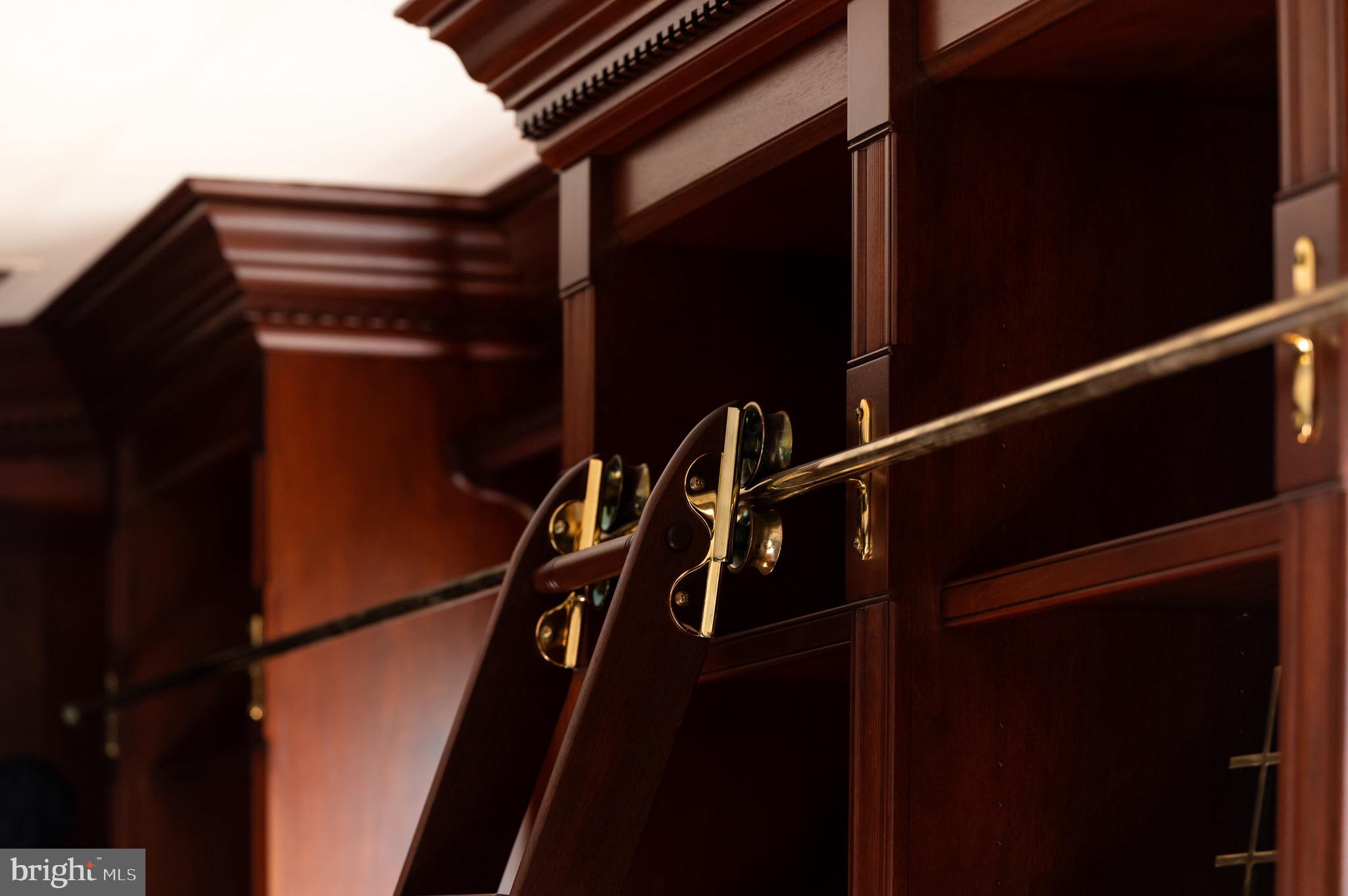 SADDLE RIDGE - Residential