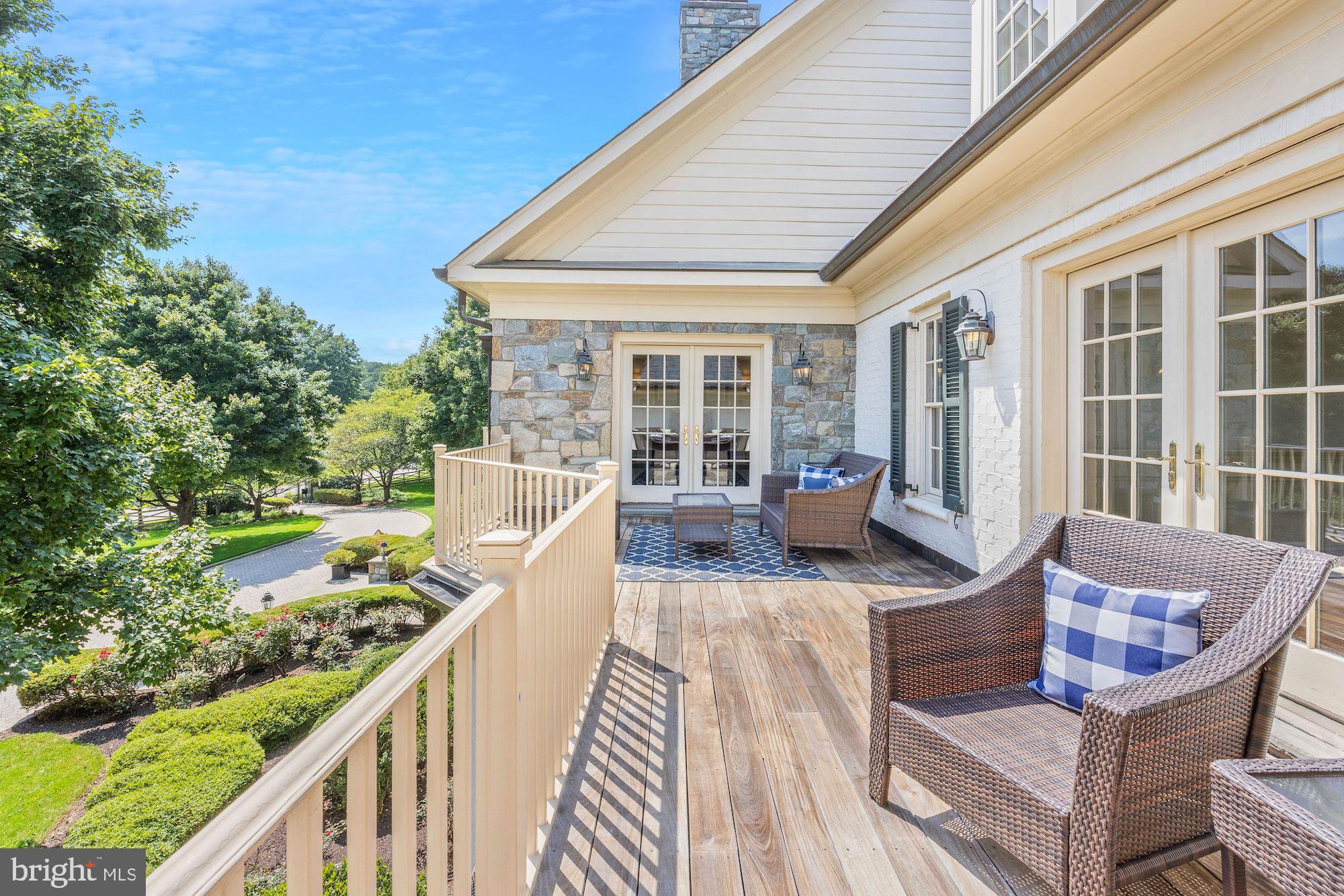 SADDLE RIDGE - Residential