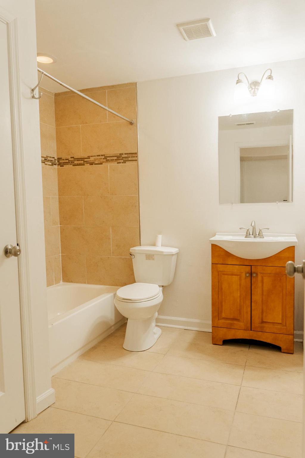 NORTH CENTRAL - Residential Lease