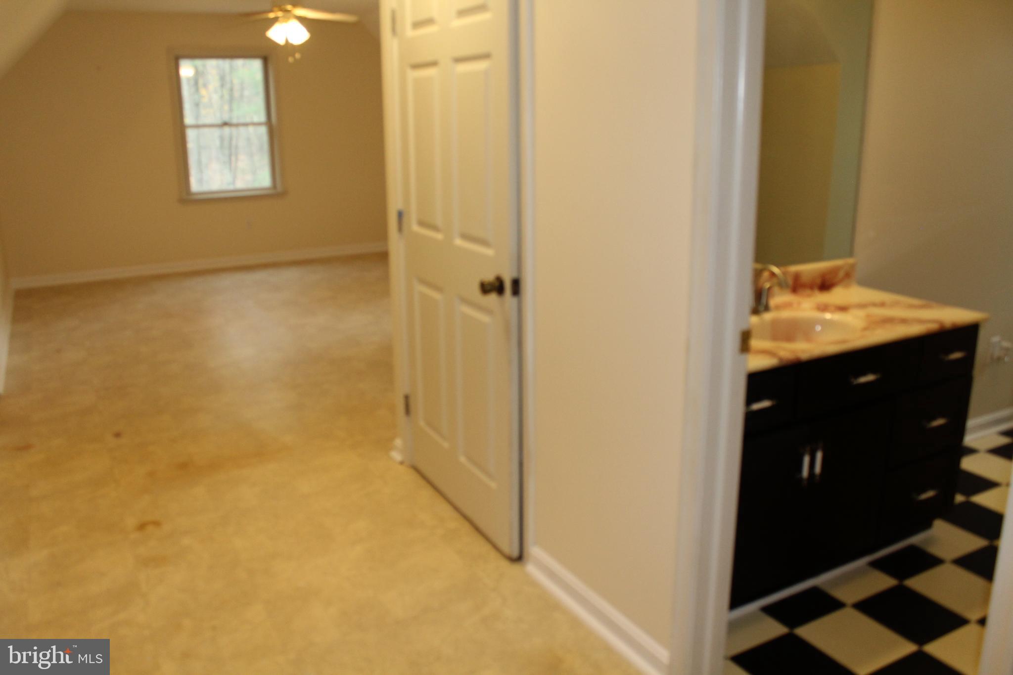 SCARLET OAKS - Residential