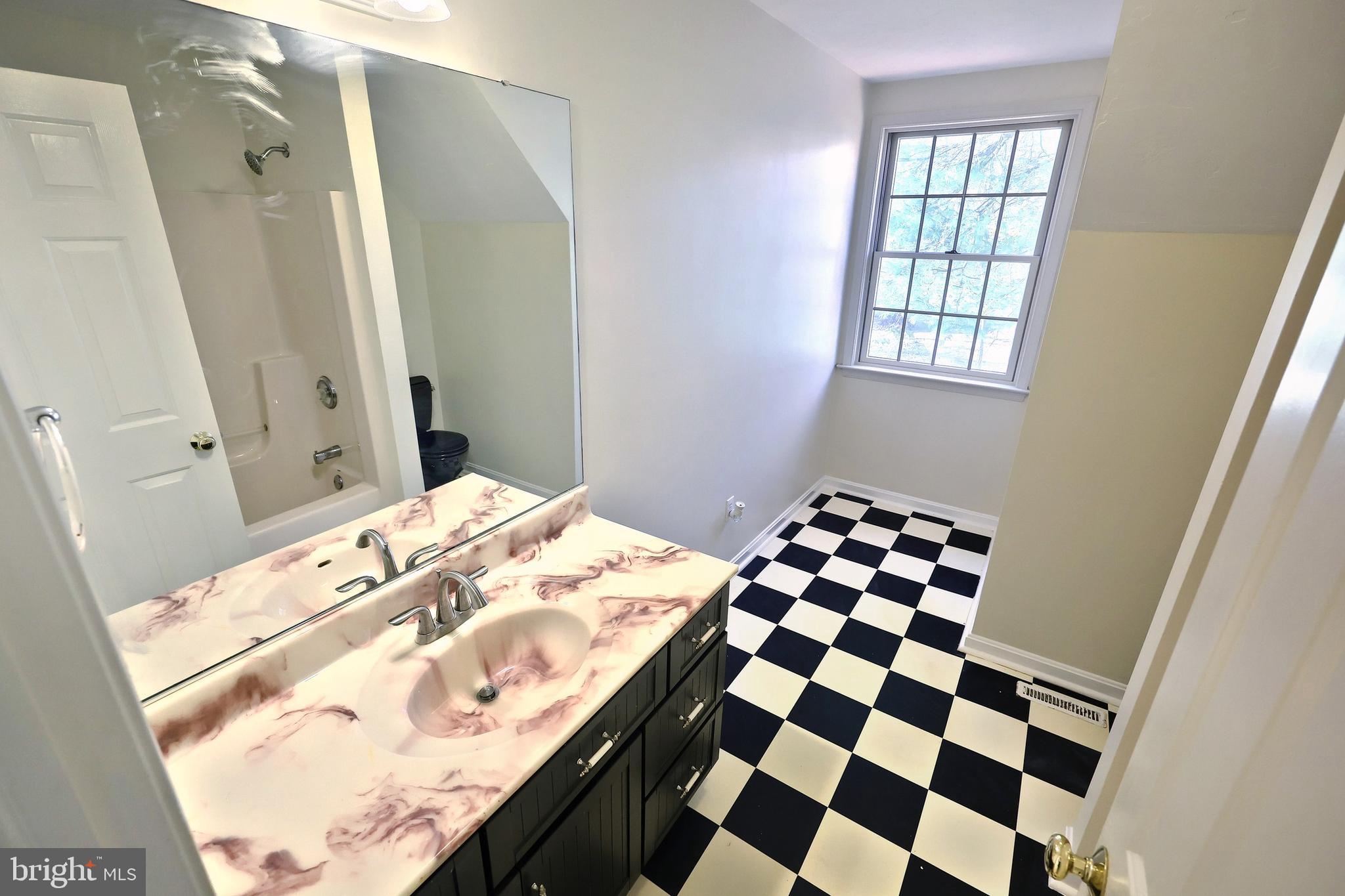 SCARLET OAKS - Residential