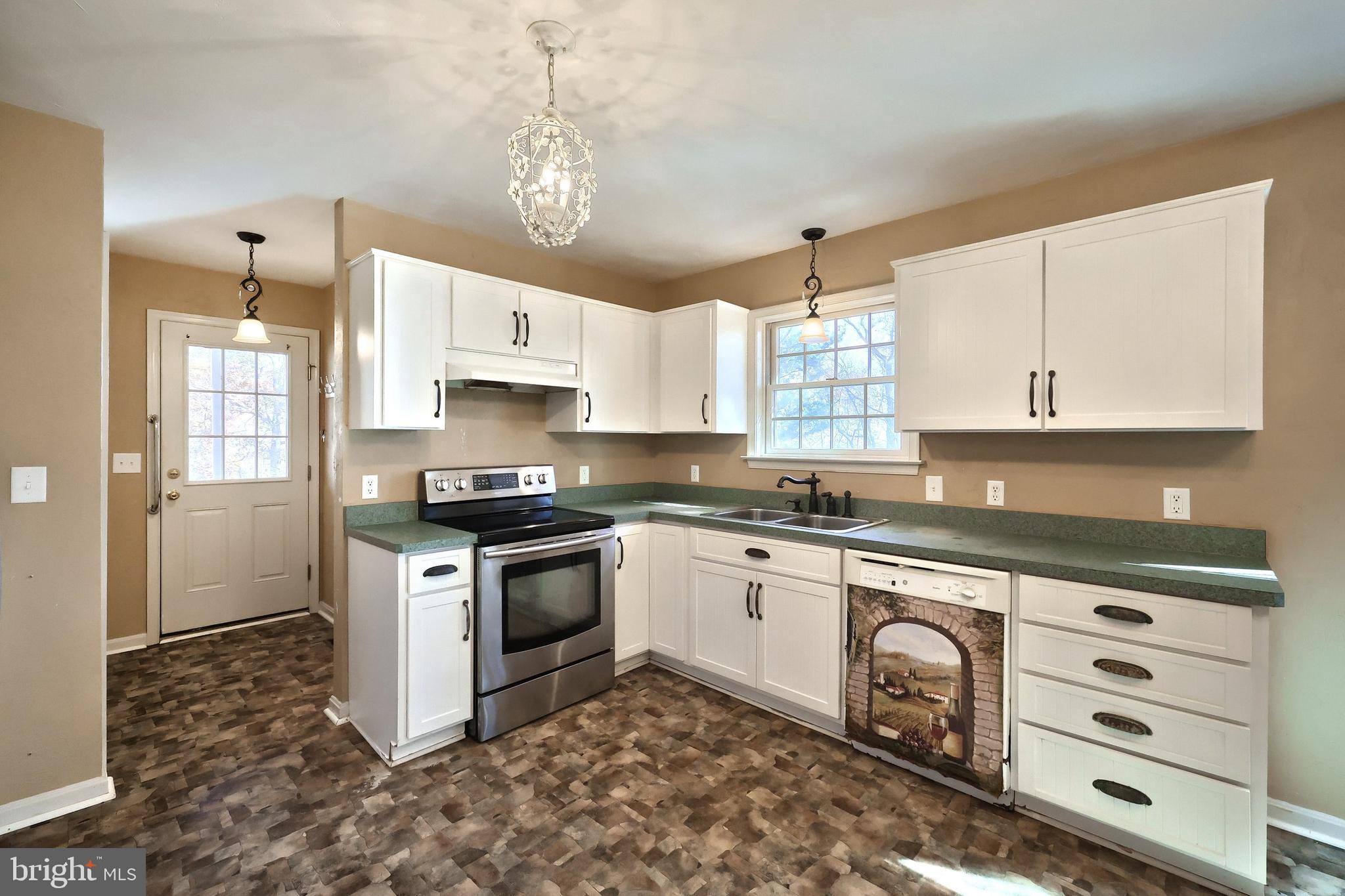 SCARLET OAKS - Residential