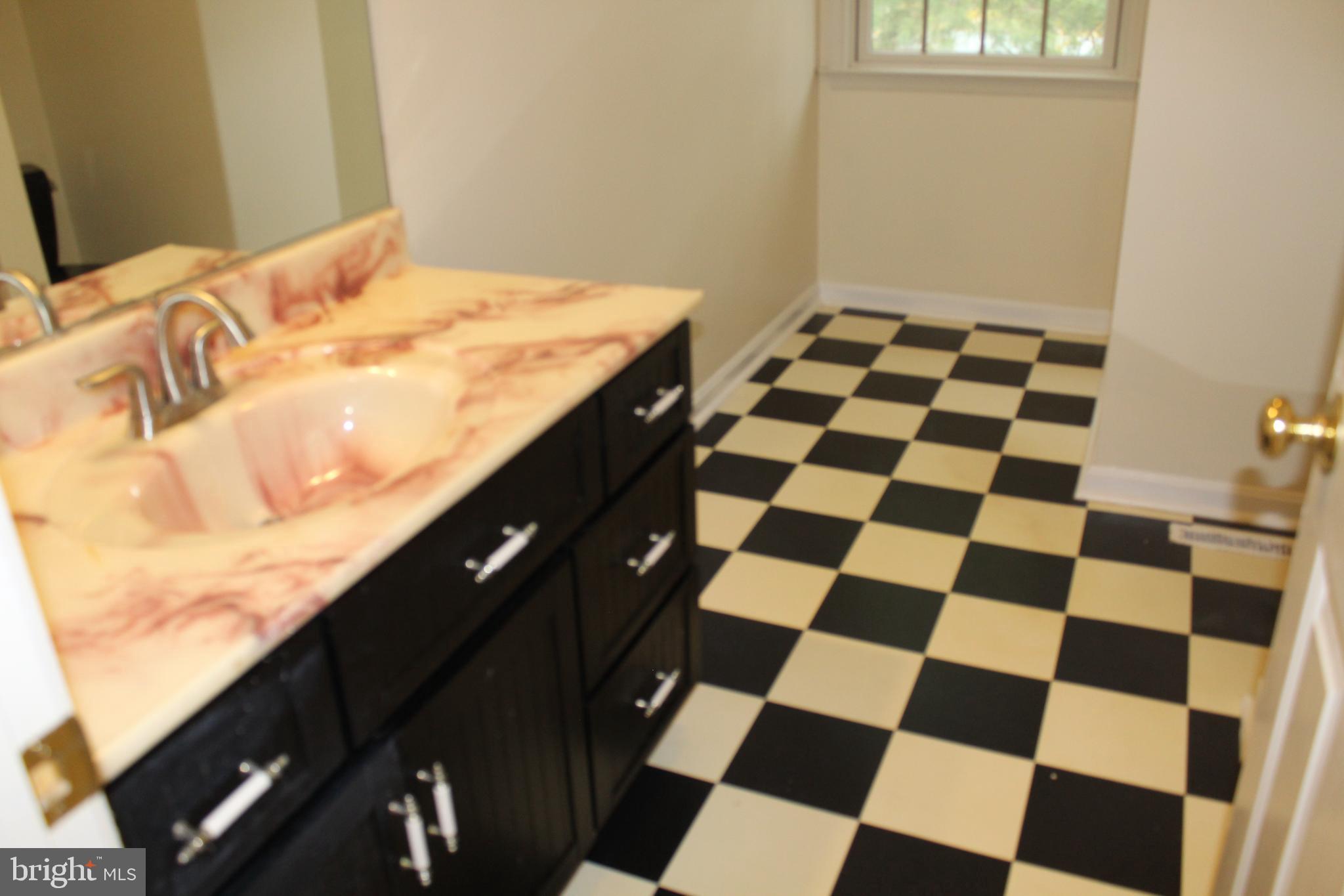 SCARLET OAKS - Residential