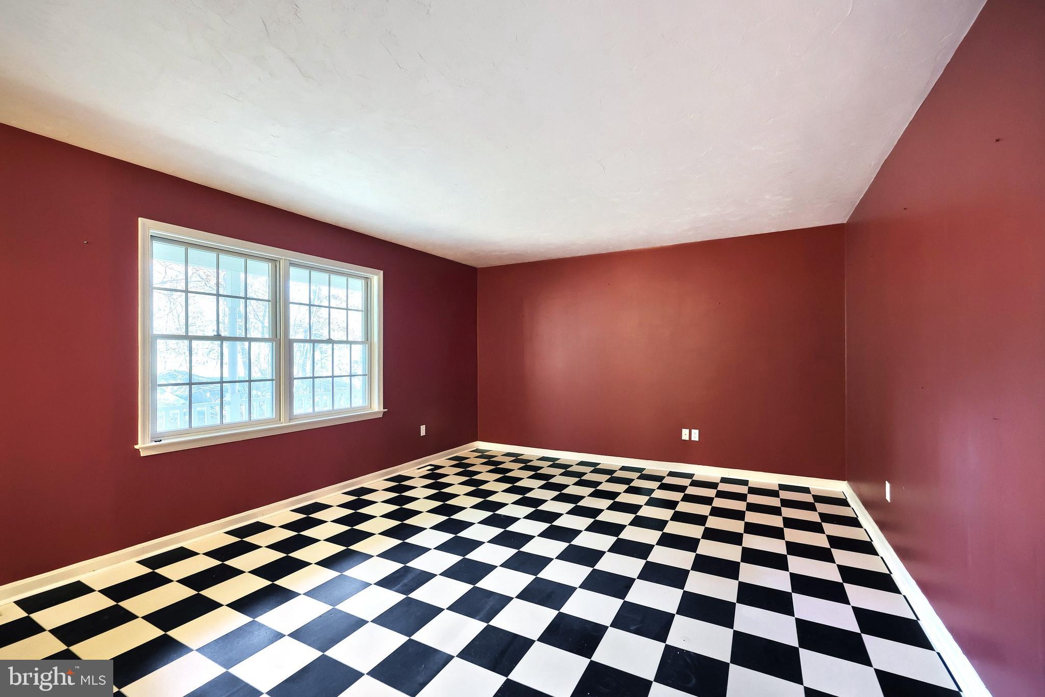 SCARLET OAKS - Residential