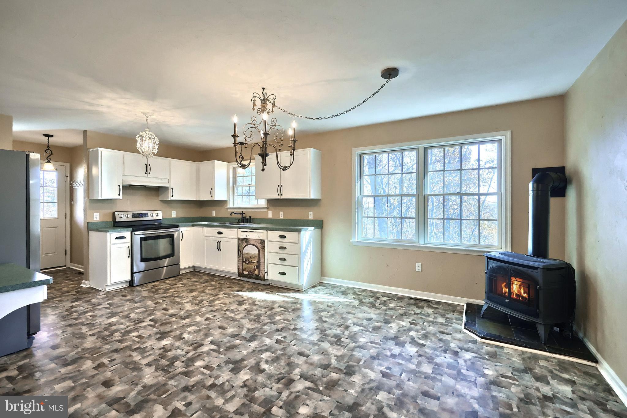 SCARLET OAKS - Residential