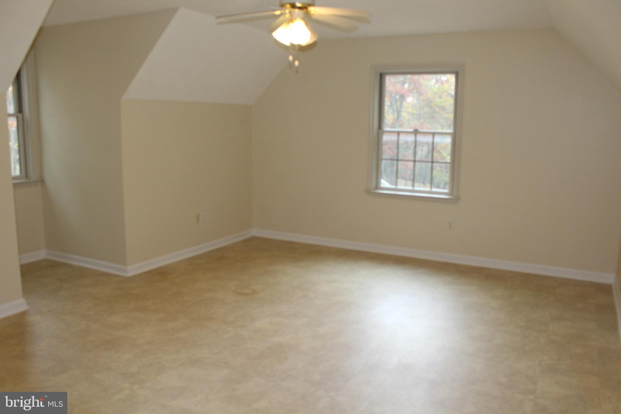 SCARLET OAKS - Residential