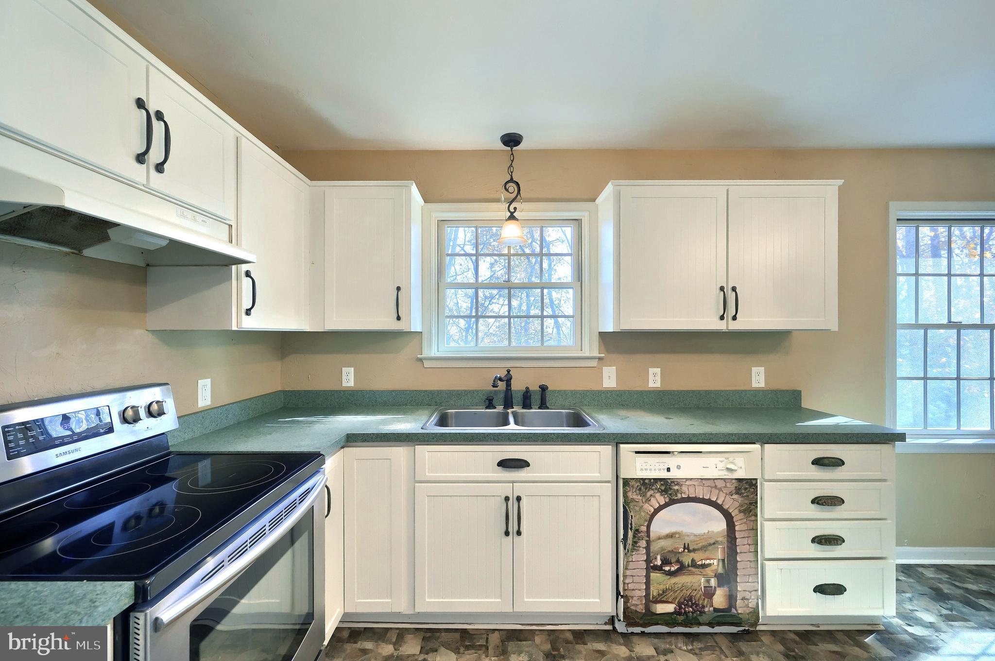 SCARLET OAKS - Residential