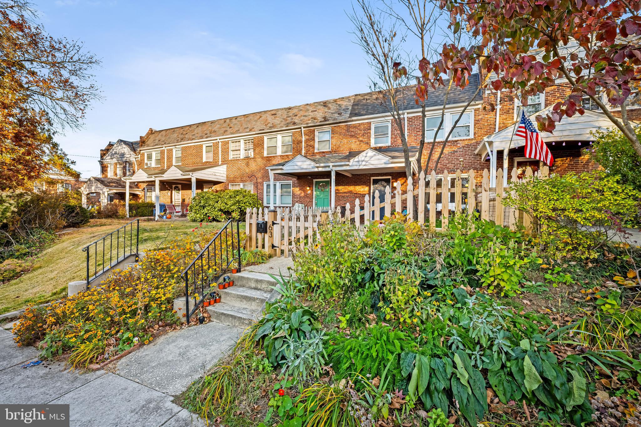 BURKLEIGH SQUARE - Residential