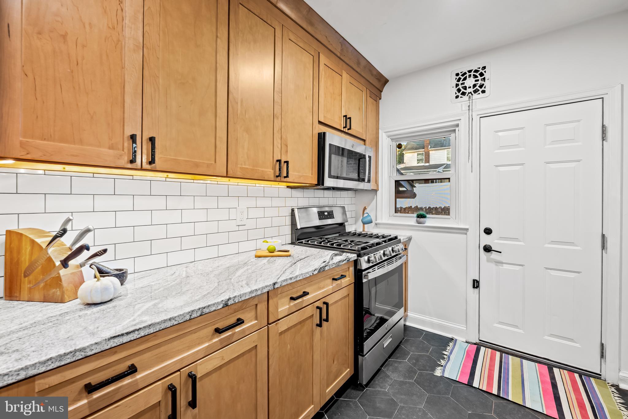 BURKLEIGH SQUARE - Residential