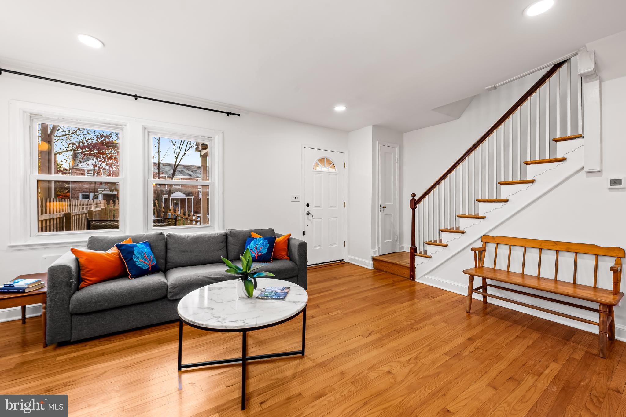 BURKLEIGH SQUARE - Residential