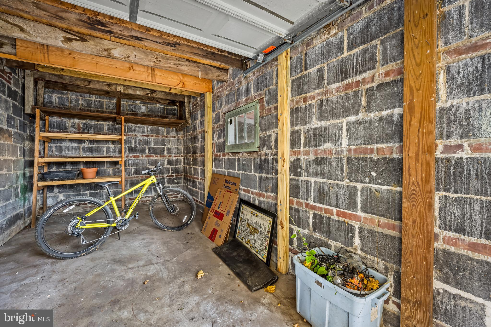 BURKLEIGH SQUARE - Residential