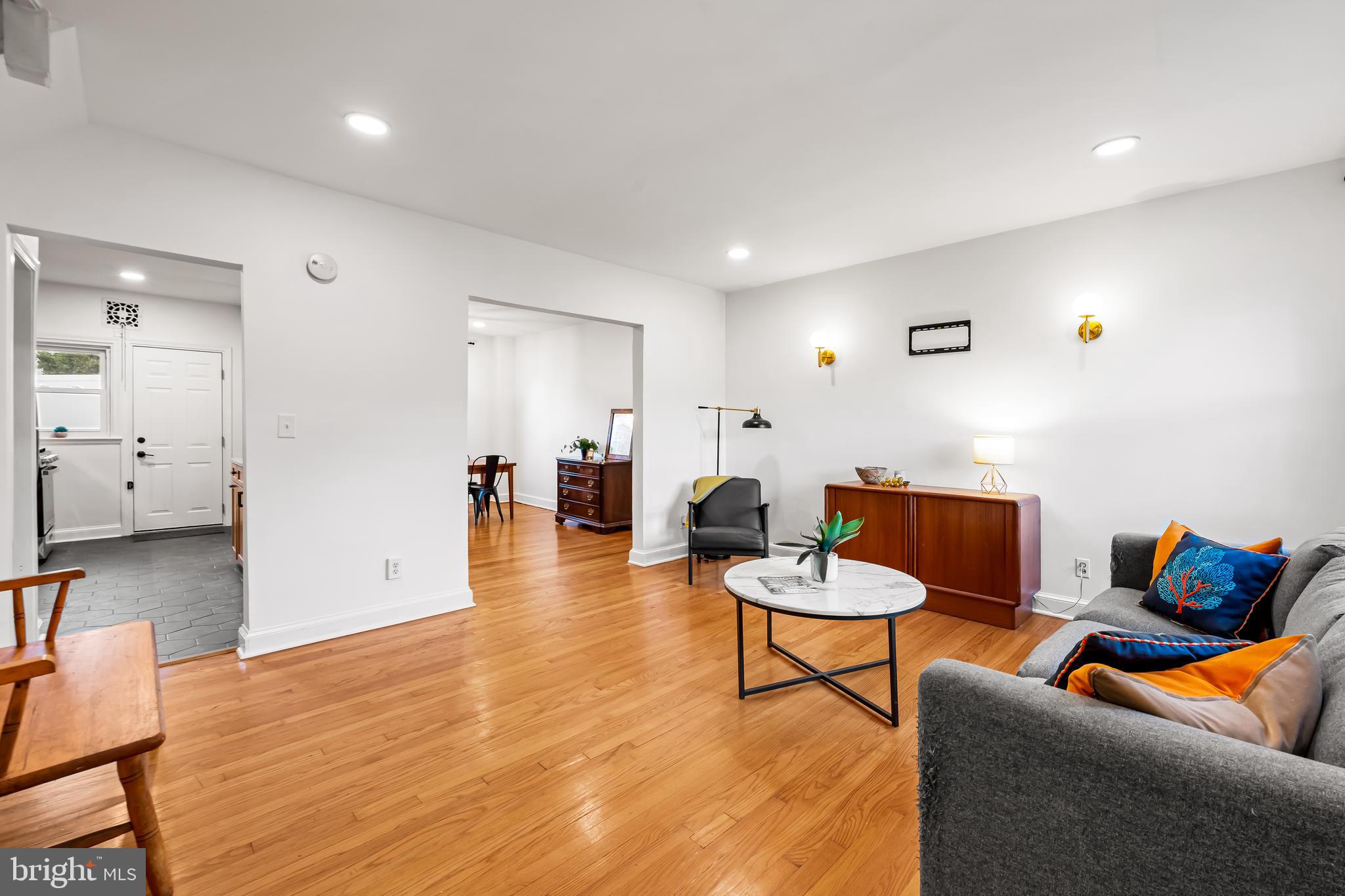 BURKLEIGH SQUARE - Residential