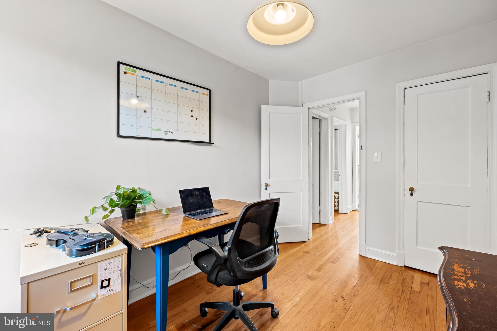 BURKLEIGH SQUARE - Residential