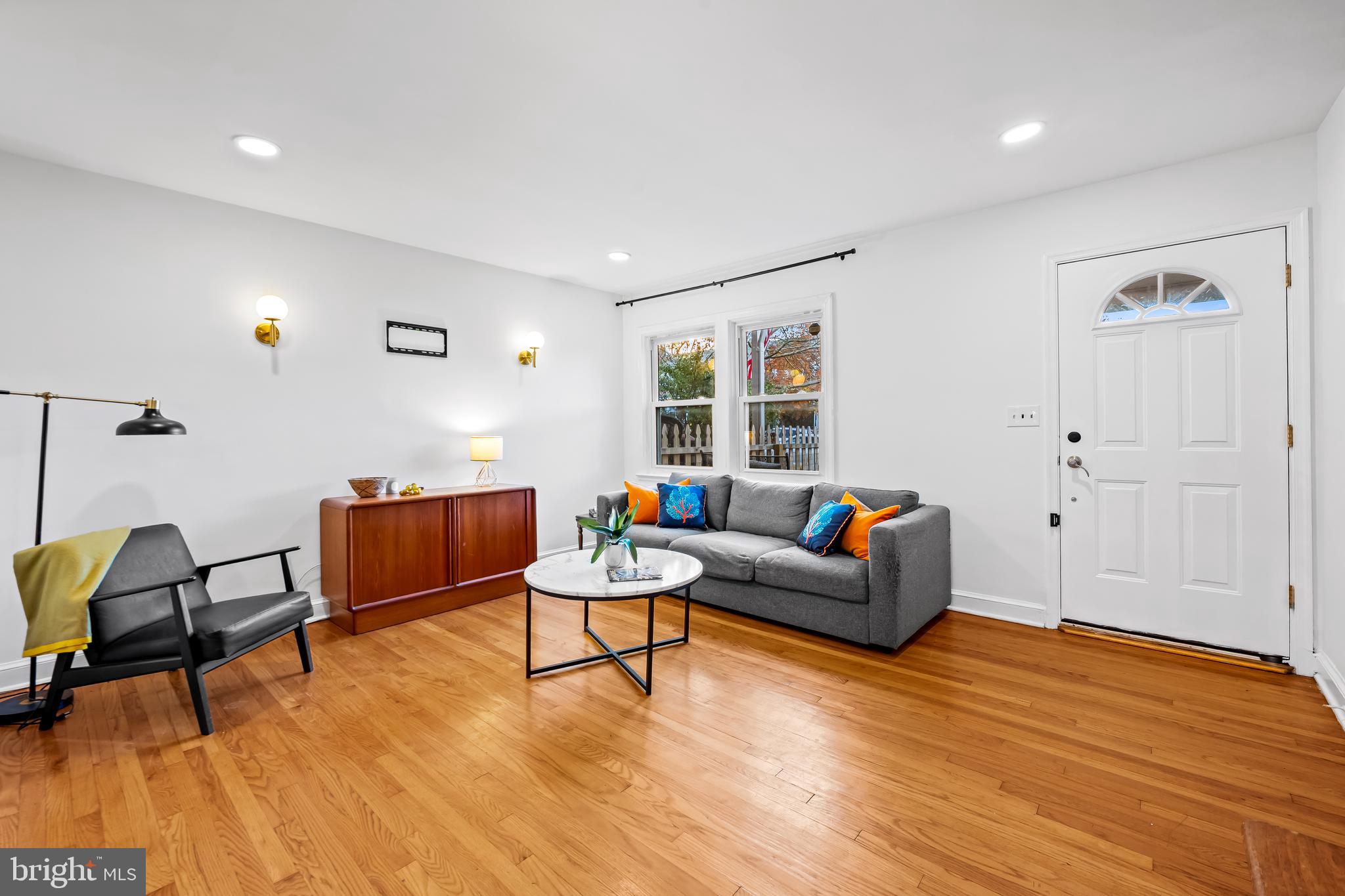 BURKLEIGH SQUARE - Residential