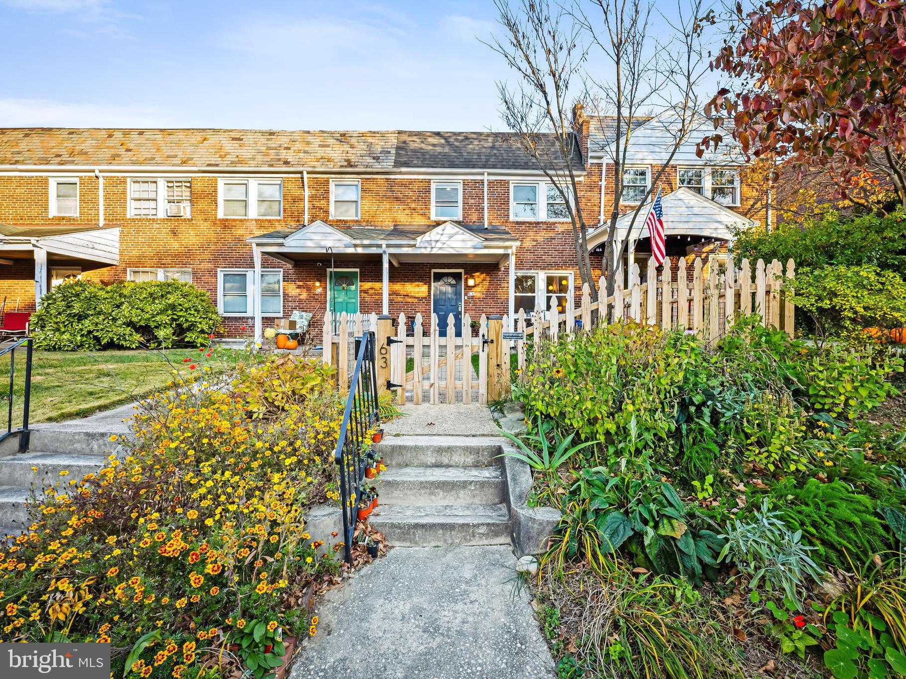 BURKLEIGH SQUARE - Residential