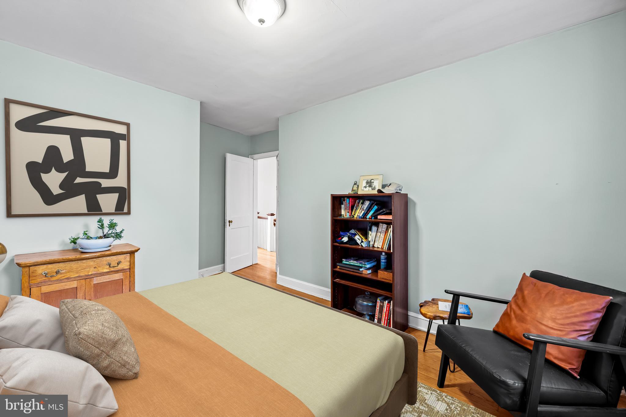 BURKLEIGH SQUARE - Residential