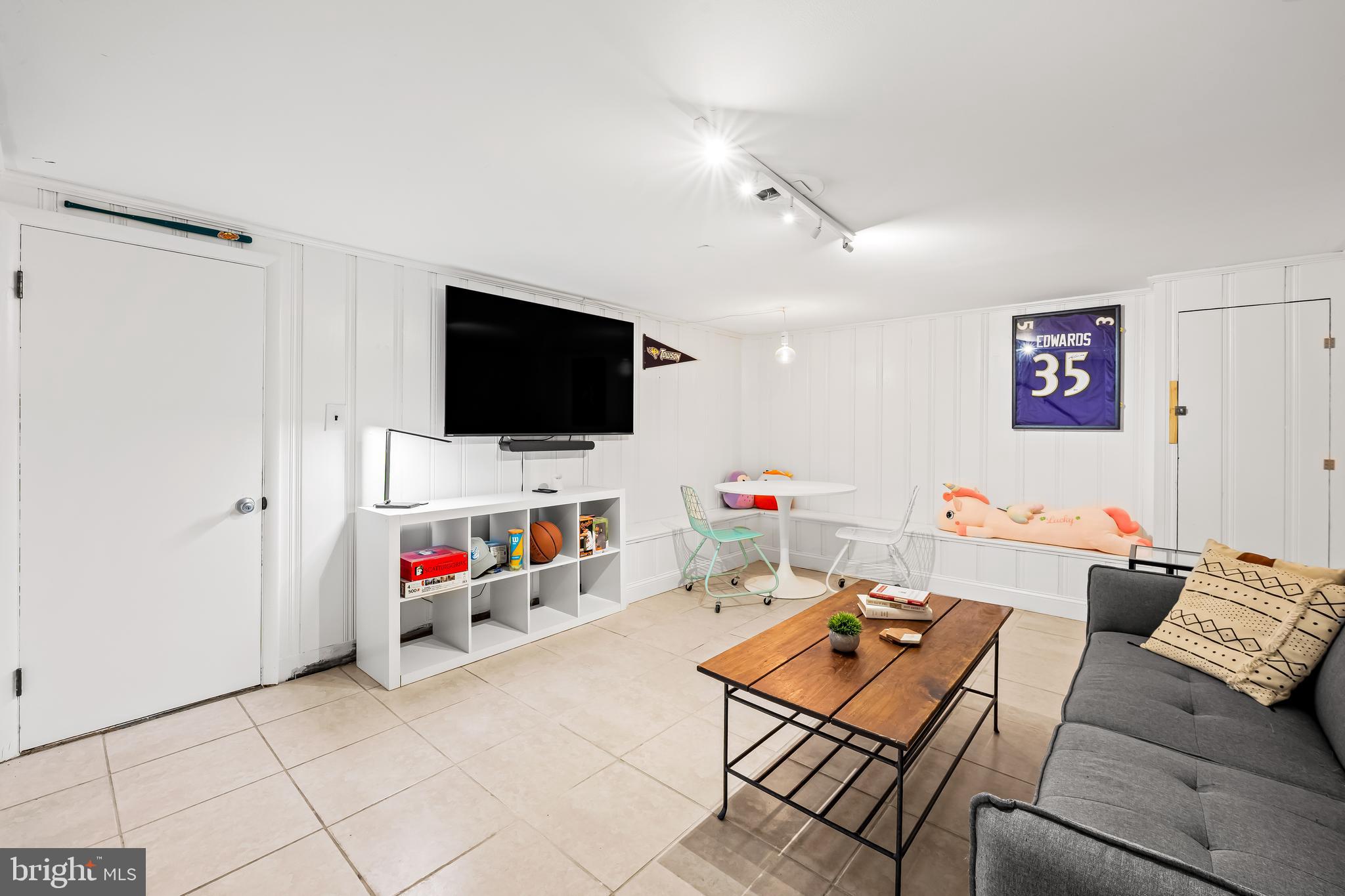 BURKLEIGH SQUARE - Residential