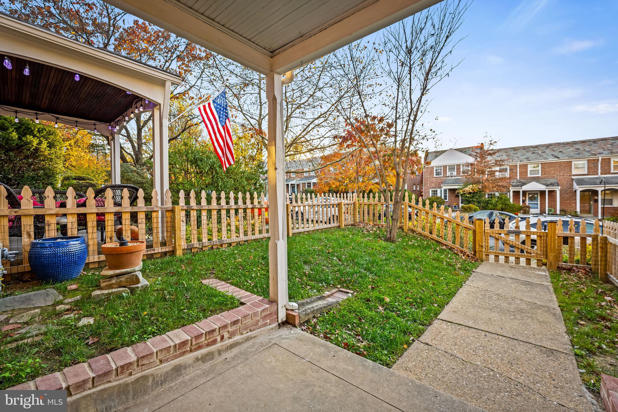 BURKLEIGH SQUARE - Residential