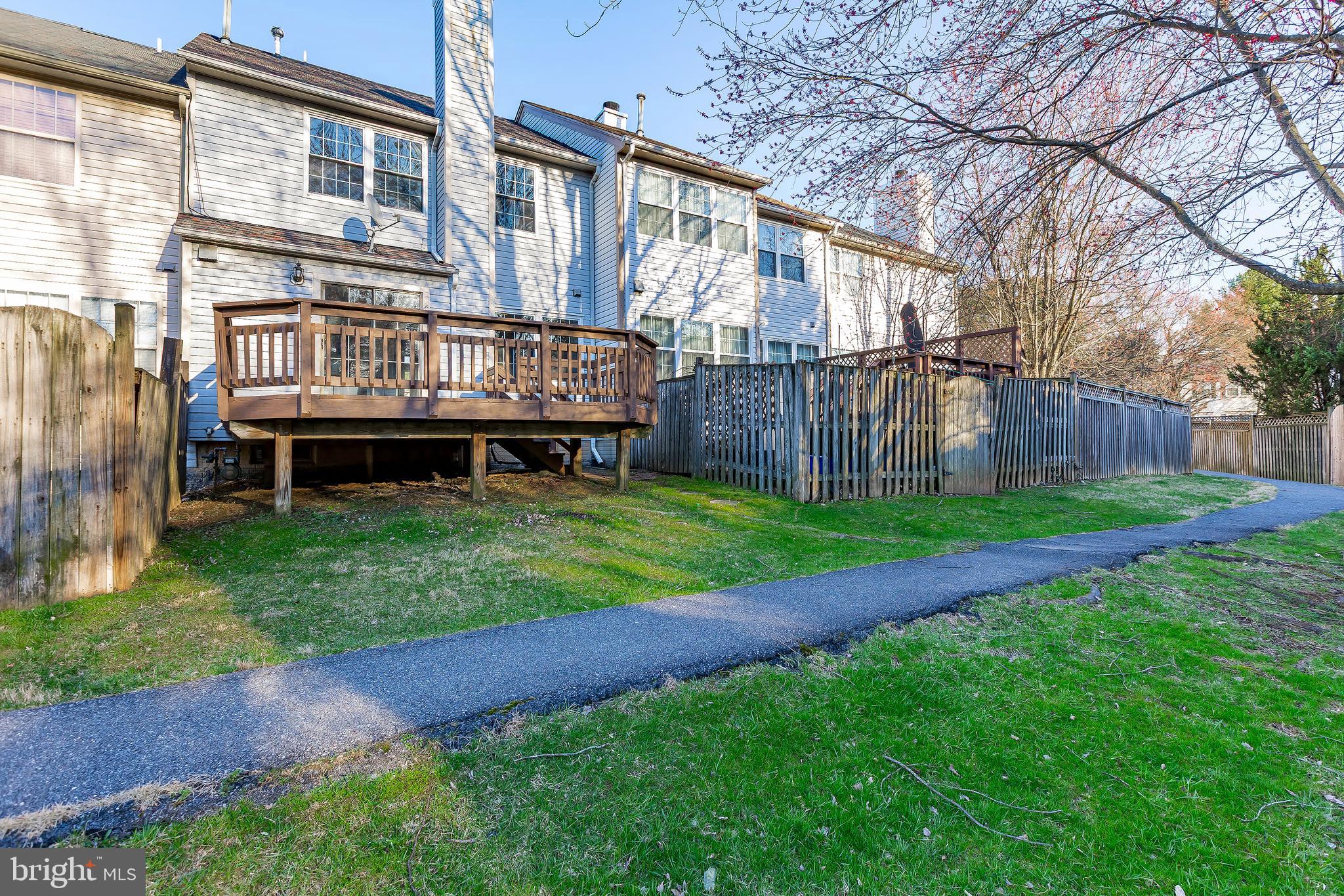 FLOWER HILL - Residential