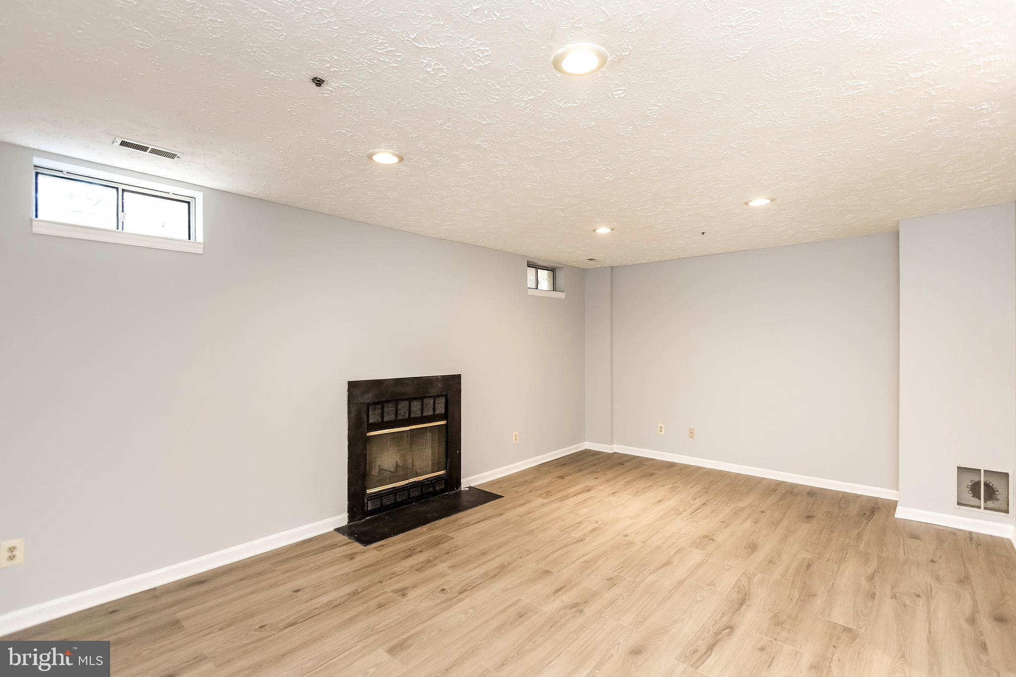 FLOWER HILL - Residential