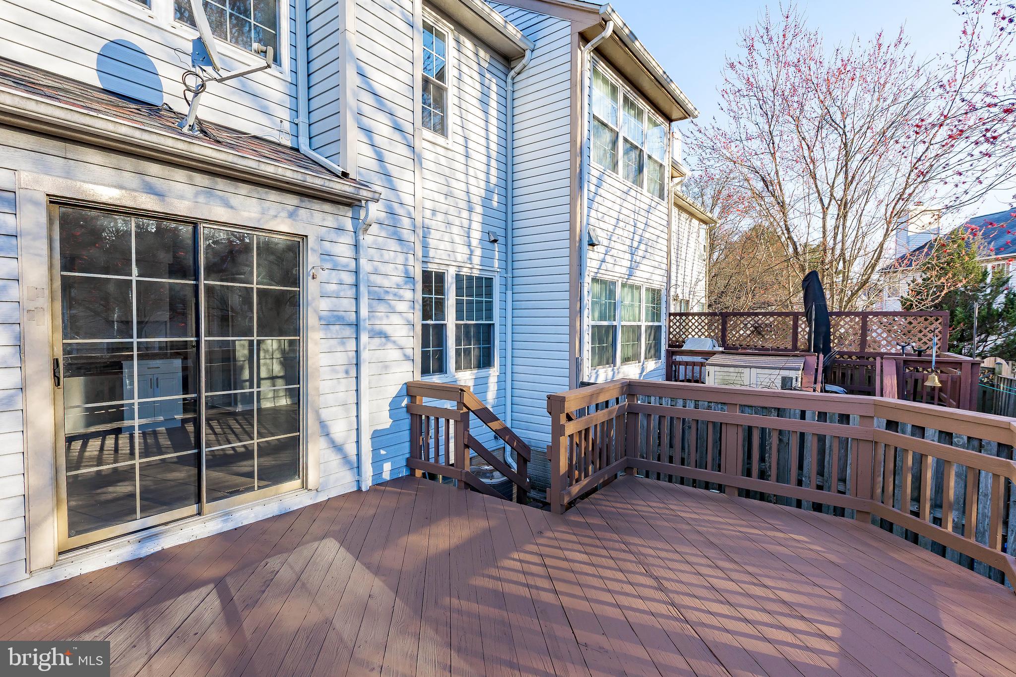 FLOWER HILL - Residential