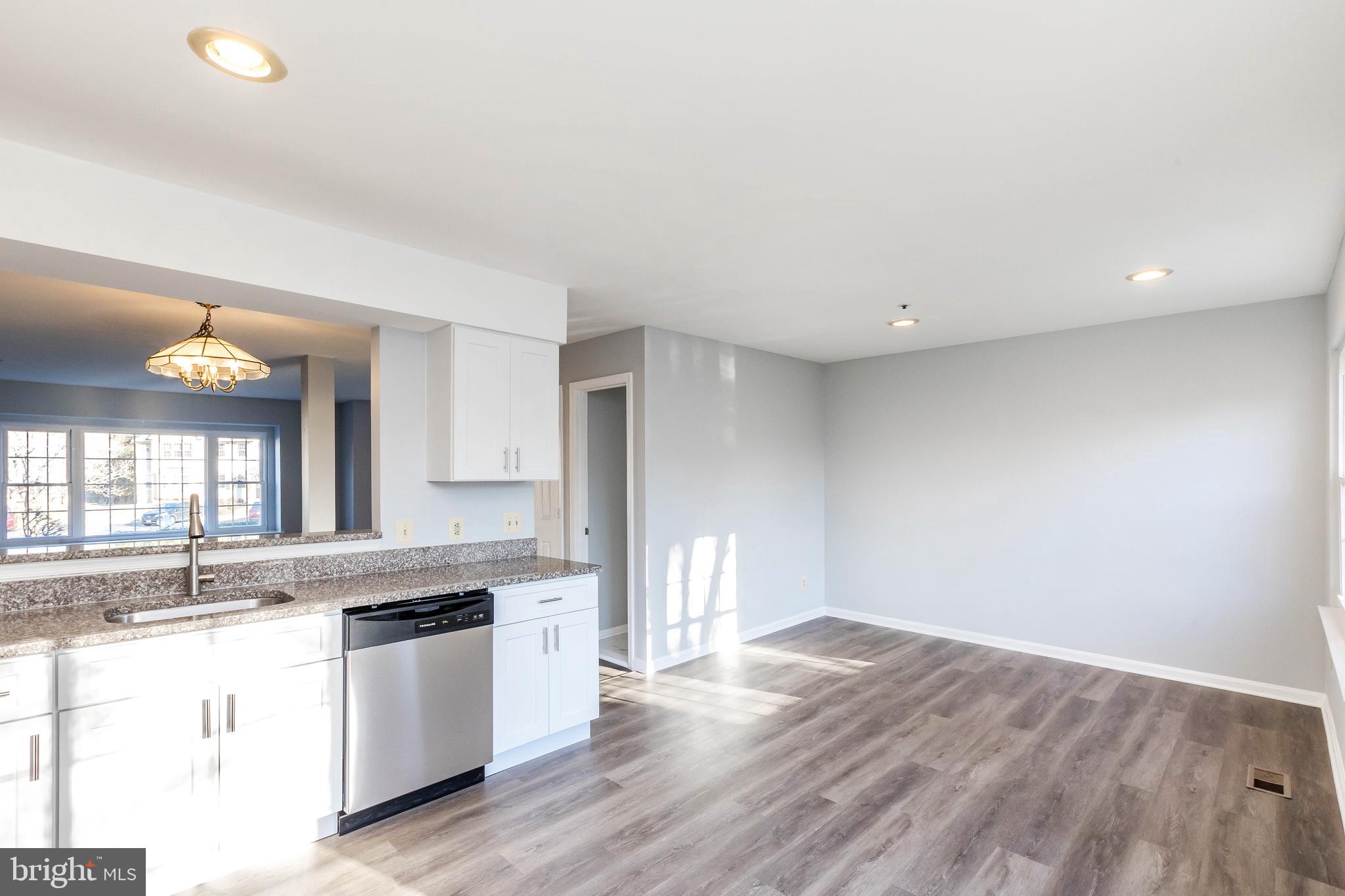 FLOWER HILL - Residential