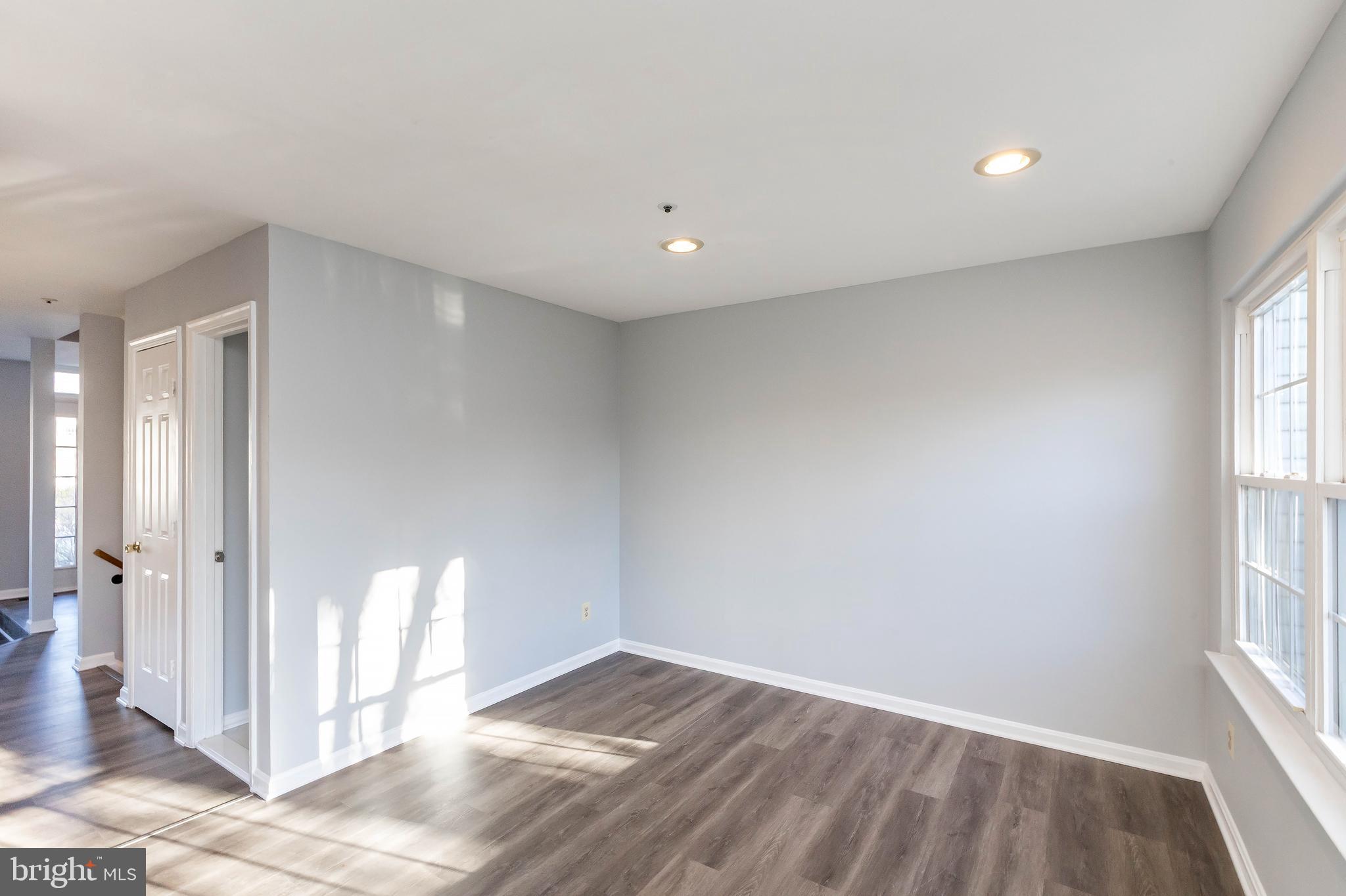 FLOWER HILL - Residential