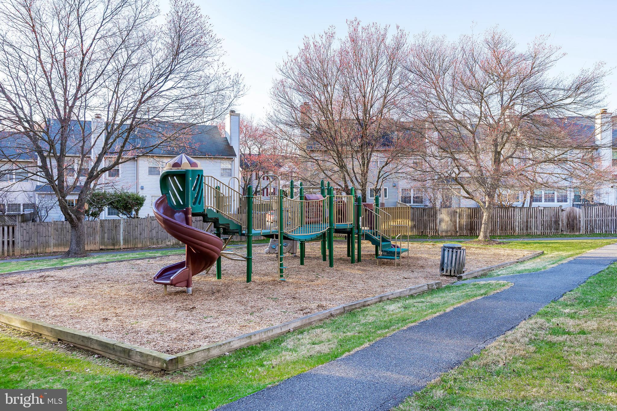 FLOWER HILL - Residential