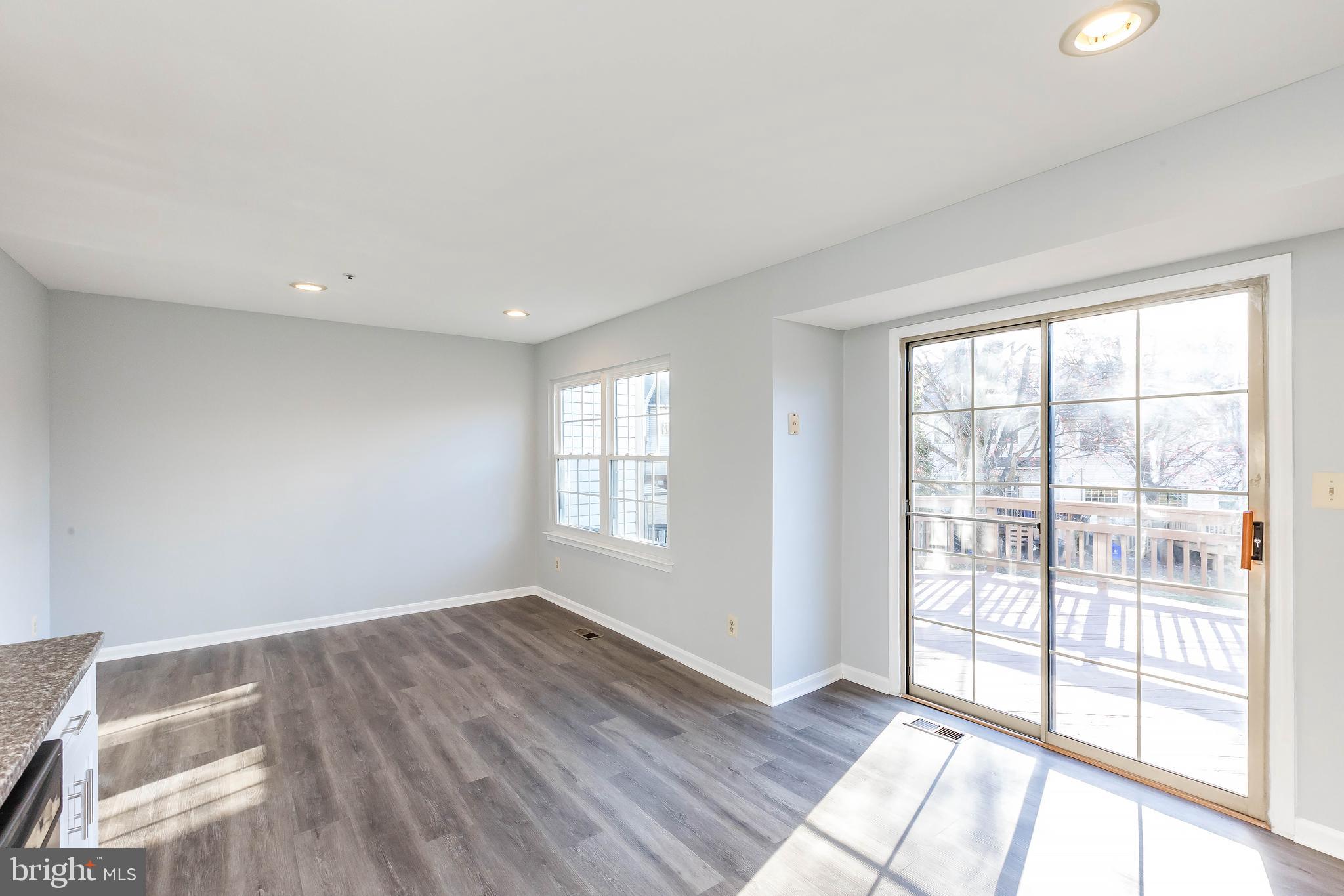 FLOWER HILL - Residential