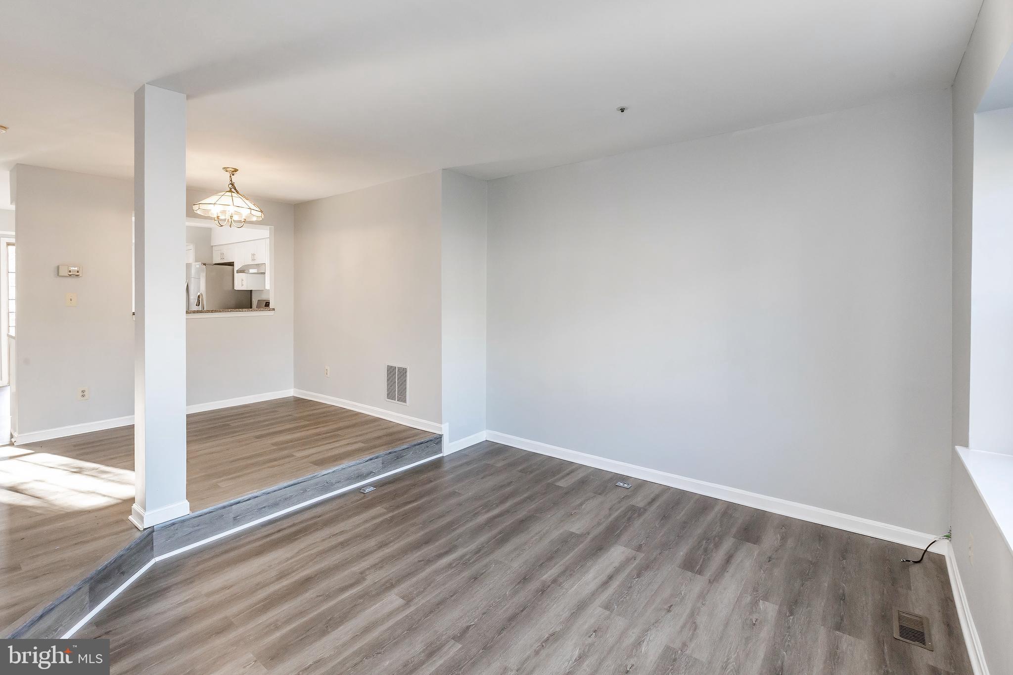 FLOWER HILL - Residential