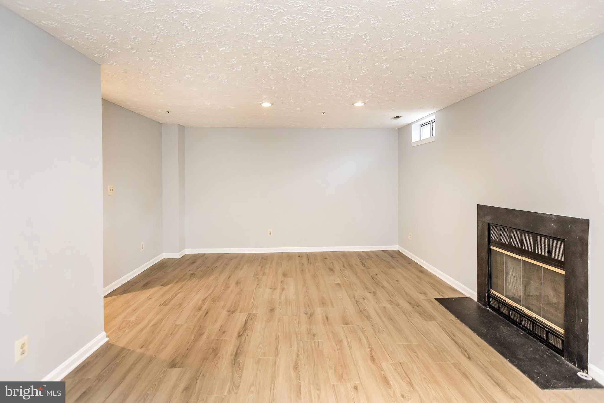 FLOWER HILL - Residential