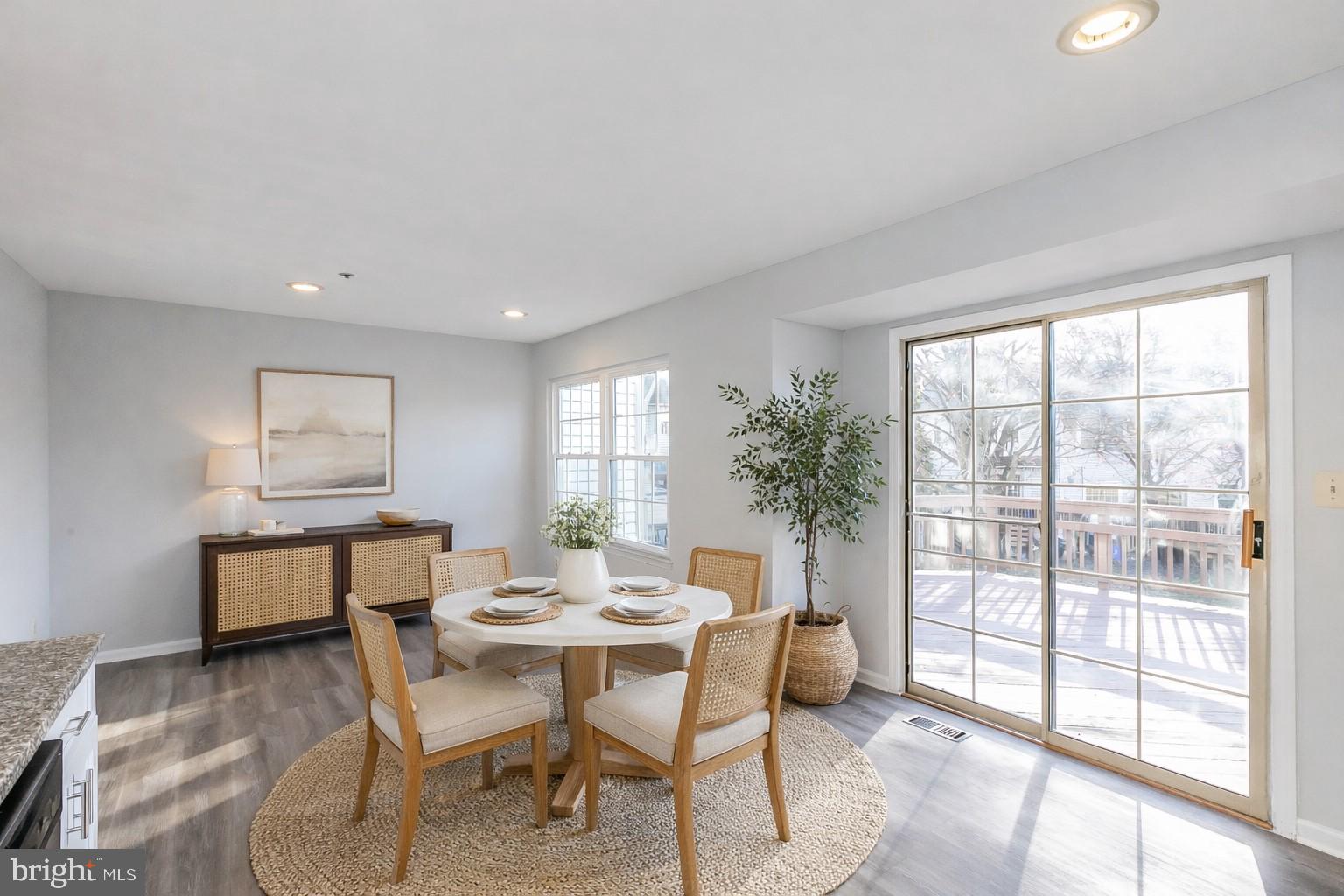 FLOWER HILL - Residential