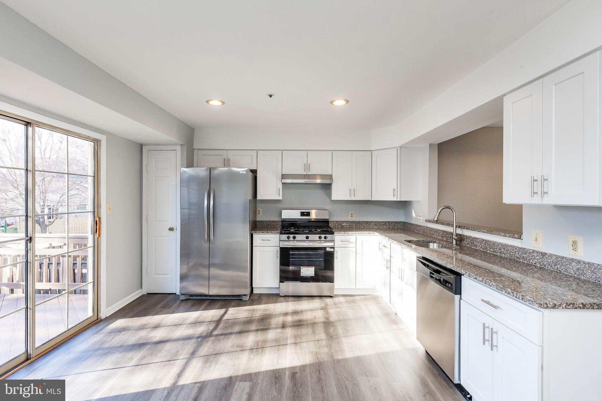 FLOWER HILL - Residential