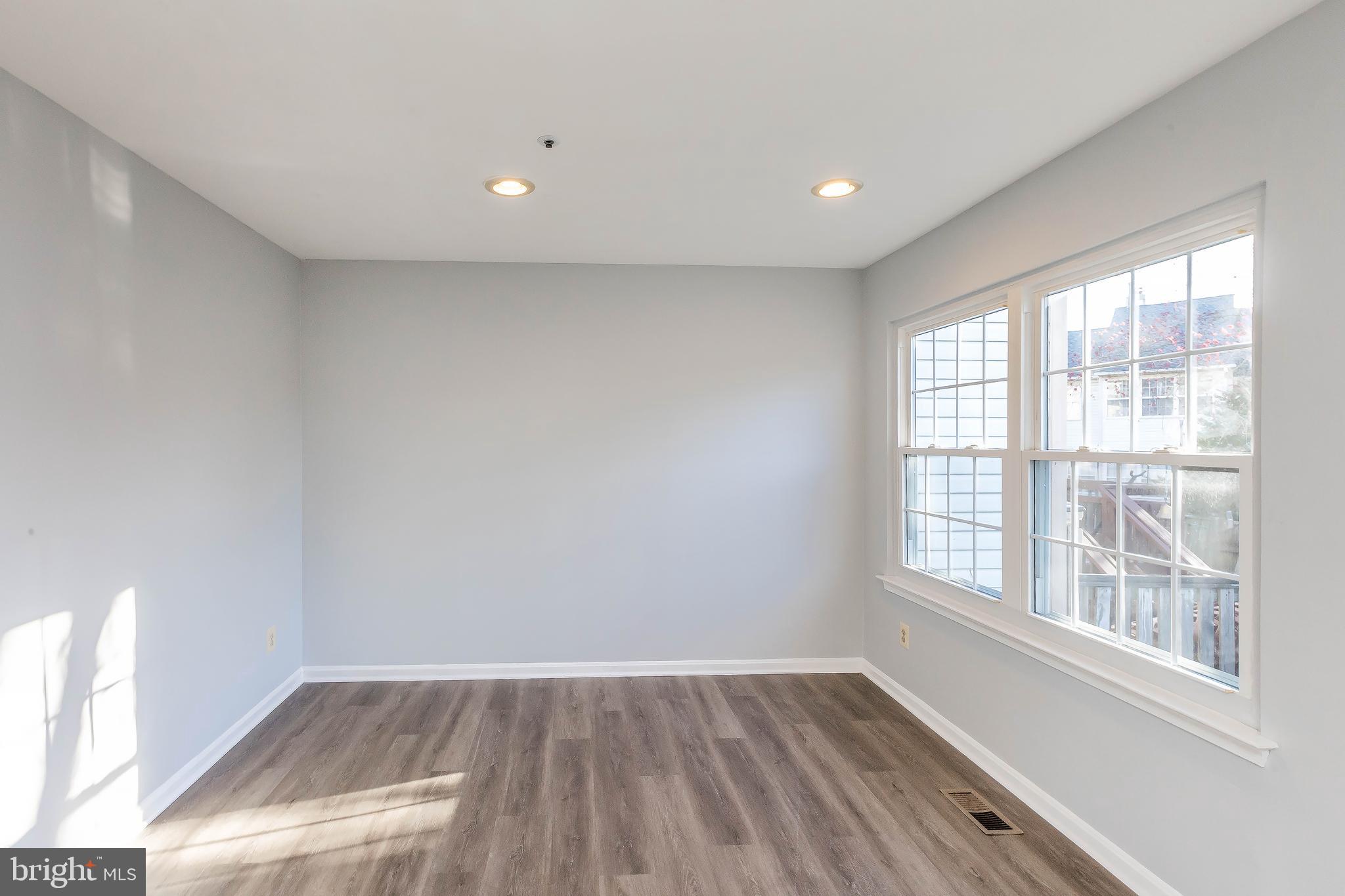 FLOWER HILL - Residential